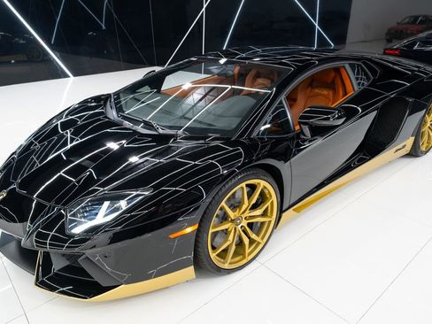 Used 2017 Lamborghini Aventador LP 700-4 image 8