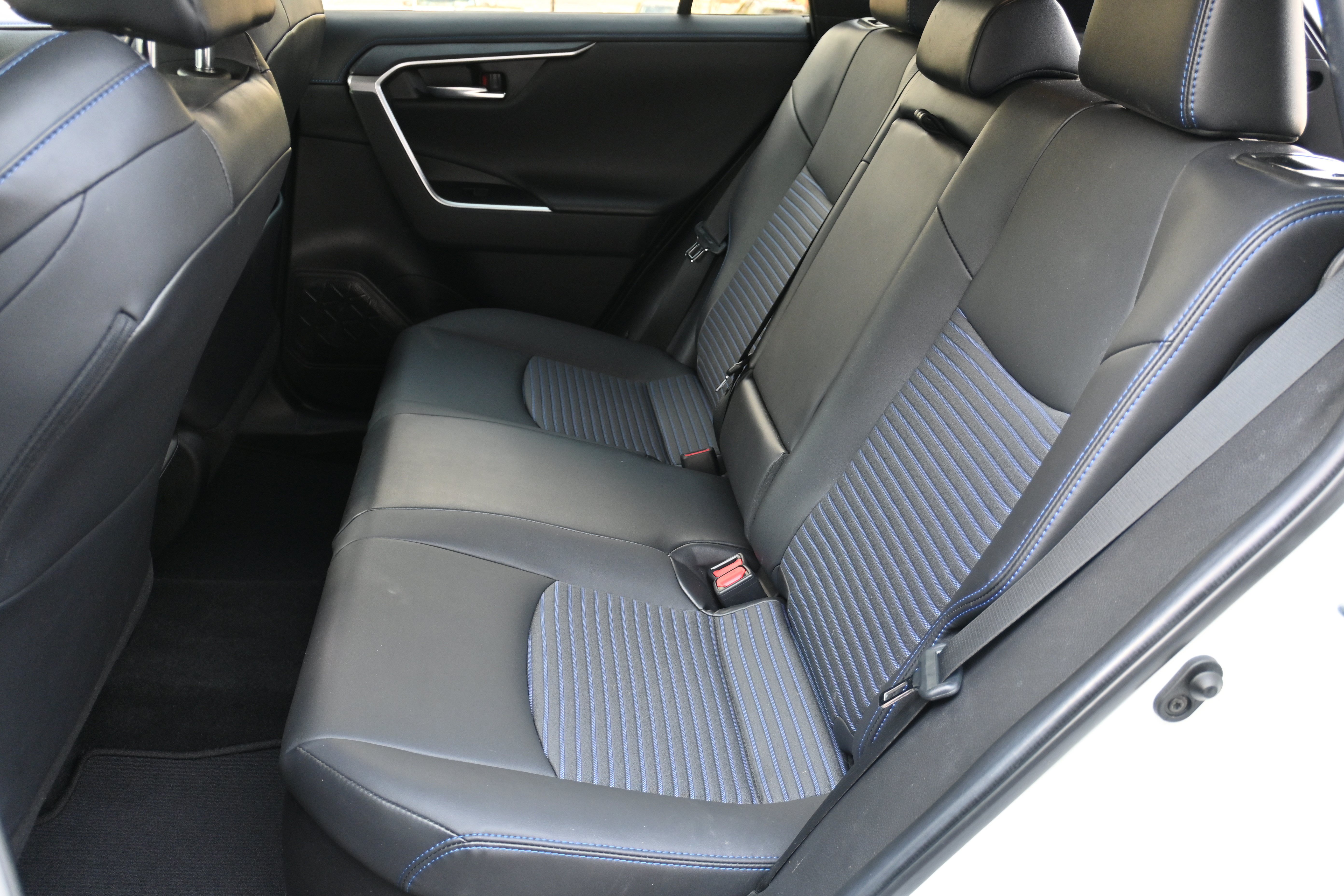 Used 2022 Toyota RAV4 XSE AWD/4WD image 31