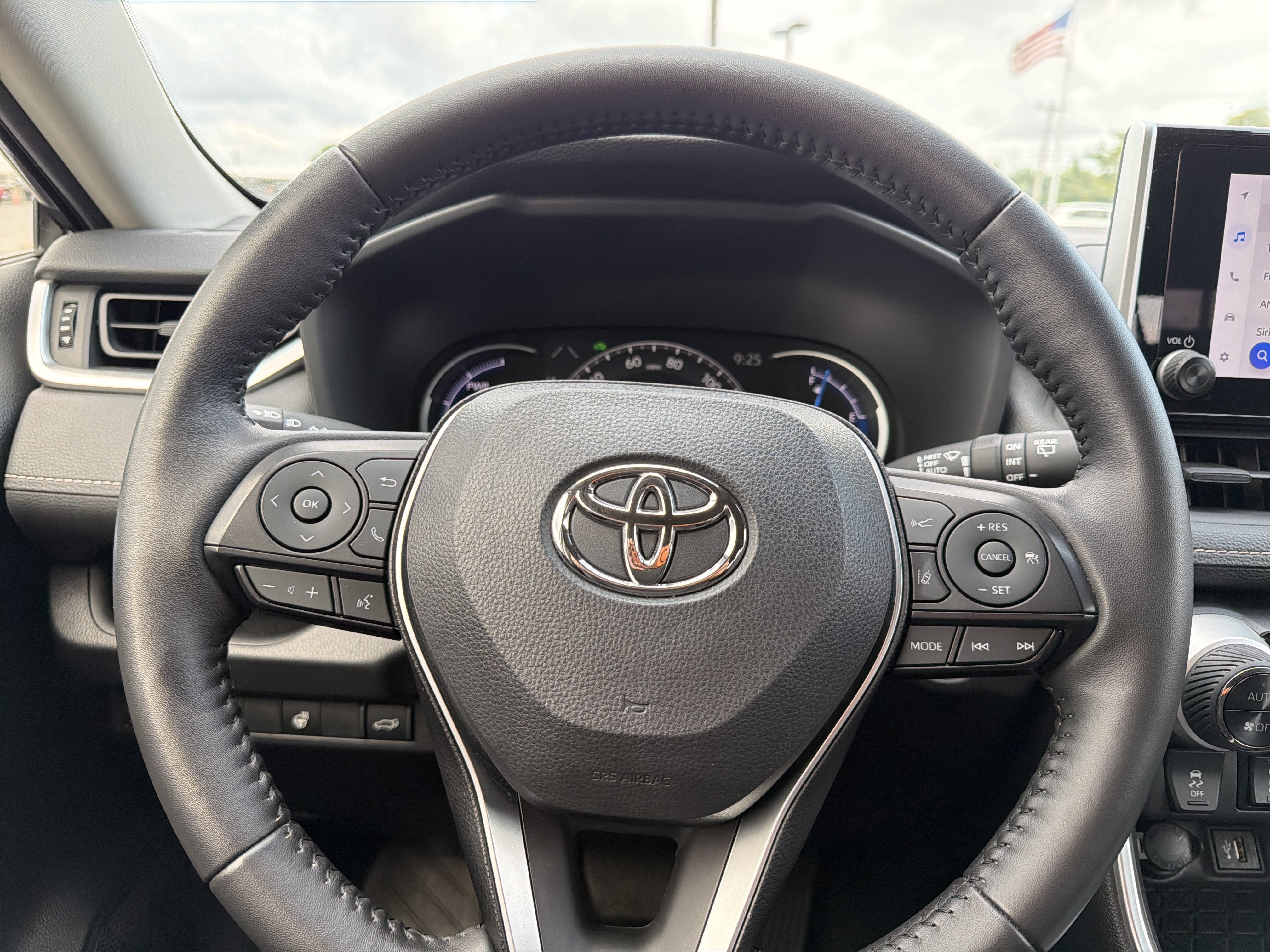 Used 2023 Toyota RAV4 XLE w/ Convenience Package AWD/4WD image 14