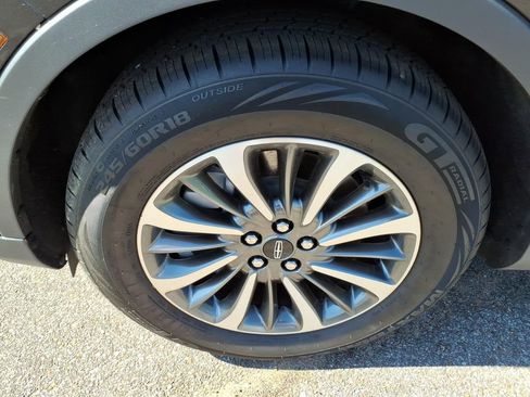 Used 2023 Lincoln Nautilus AWD w/ Premium Package image 9