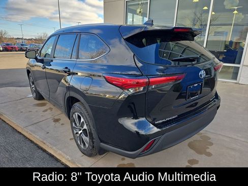 Used 2023 Toyota Highlander XLE image 6