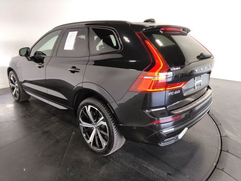 Used 2022 Volvo XC60 T8 R-Design w/ Advanced Package image 8
