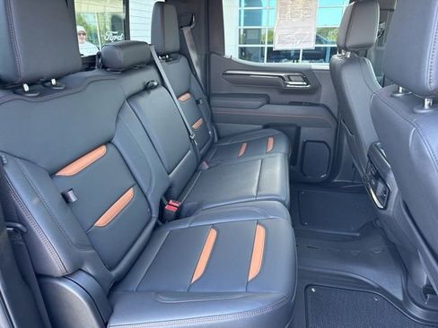 Used 2025 GMC Sierra 1500 AT4 w/ AT4 Premium Package AWD/4WD image 11