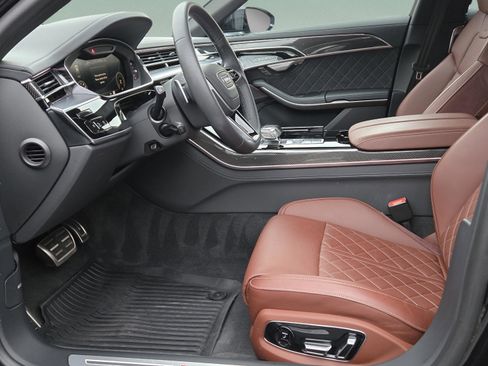 Used 2024 Audi S8 image 13