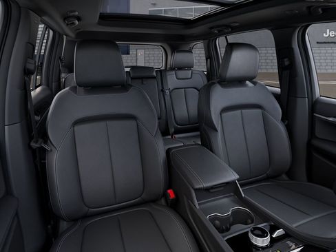 New 2026 Jeep Grand Cherokee Limited AWD/4WD image 16