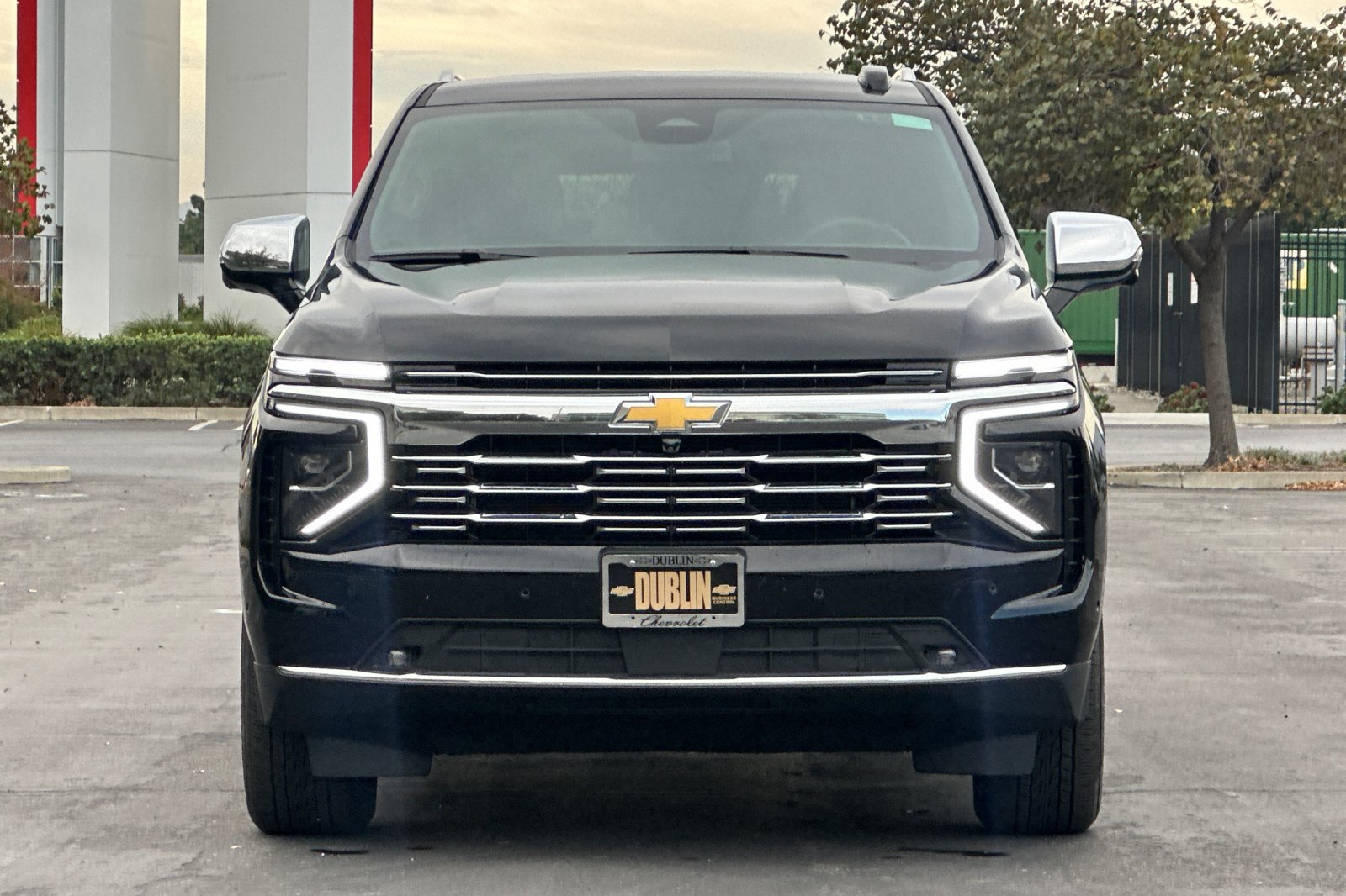 Used 2026 Chevrolet Suburban Premier AWD/4WD image 9