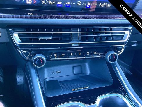 Used 2026 Chevrolet Traverse RS w/ LPO, Floor Liner Package AWD/4WD image 16