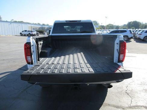 Used 2022 GMC Sierra 2500 SLE w/ SLE Value Package; AWD/4WD image 8