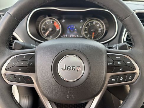 Used 2022 Jeep Cherokee Limited image 16