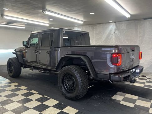 Used 2020 Jeep Gladiator Overland AWD/4WD image 9