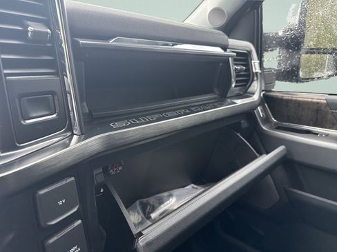 Used 2024 Ford F250 Lariat w/ Chrome Package AWD/4WD image 17