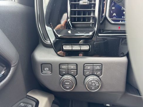 New 2025 Chevrolet Silverado 1500 ZR2 w/ Technology Package image 22