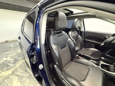Used 2020 Jeep Compass Latitude FWD image 23