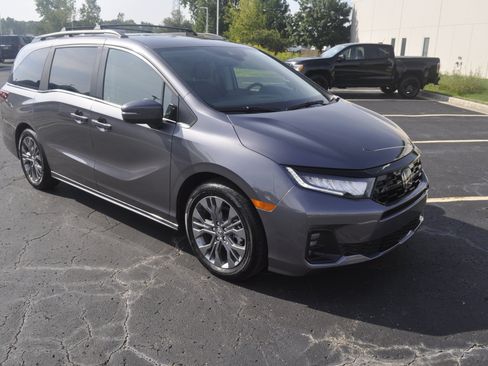 Used 2026 Honda Odyssey Touring image 1