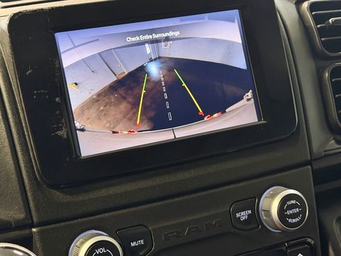 Used 2025 RAM ProMaster 2500 w/ Convenience Group image 17