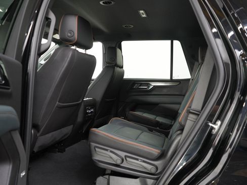 Used 2025 GMC Yukon AT4 AWD/4WD image 18