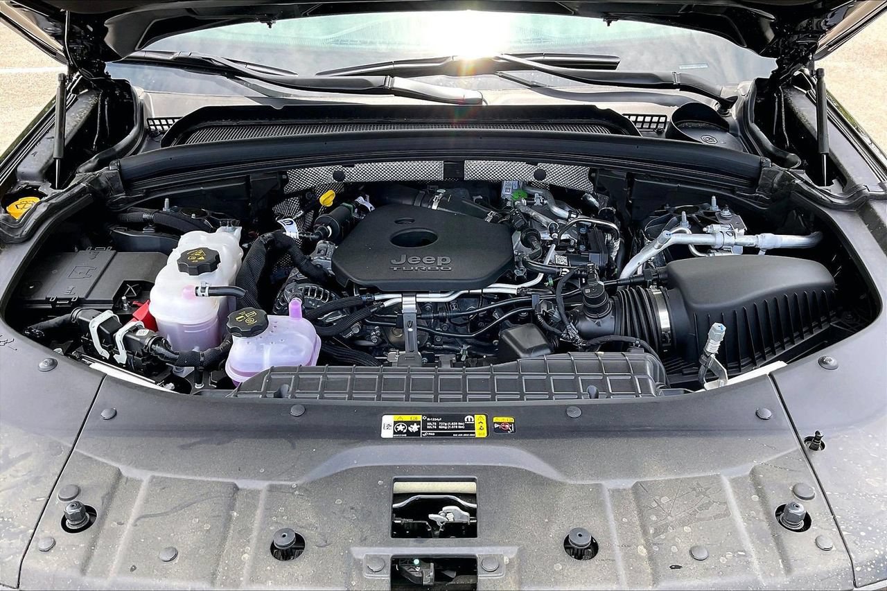 New 2026 Jeep Grand Cherokee Altitude AWD/4WD image 31