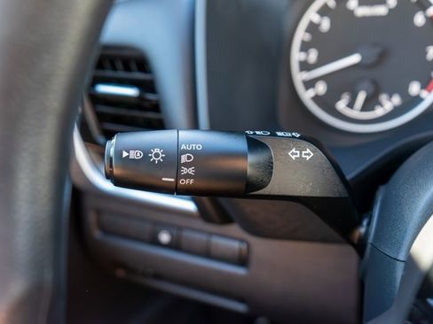 Used 2022 Nissan Rogue SV image 27