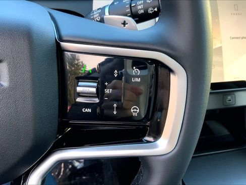 Certified 2025 Land Rover Discovery Sport S image 24