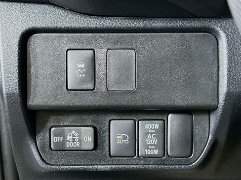 Used 2021 Toyota Tacoma TRD Off-Road RWD image 17