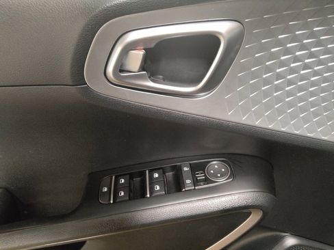 Used 2024 Kia Soul LX w/ Option Group 015 image 27