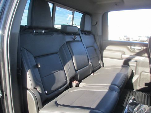 Certified 2022 Chevrolet Silverado 2500 LTZ w/ LTZ Convenience Package image 23