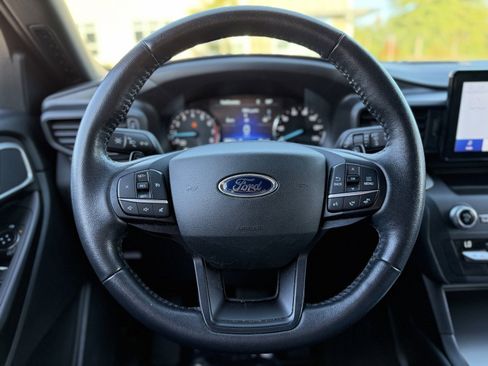 Used 2020 Ford Explorer XLT image 24