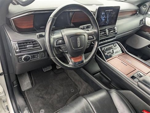Used 2021 Lincoln Navigator Reserve image 10