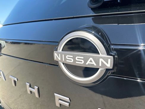 Used 2026 Nissan Pathfinder Platinum AWD/4WD image 41