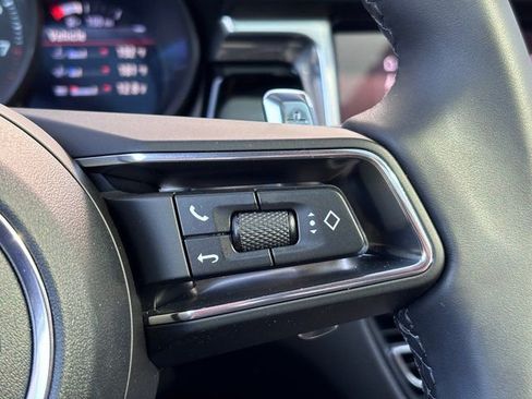 Certified 2026 Porsche Macan image 16