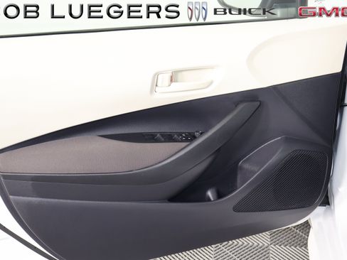 Used 2026 Toyota Corolla LE FWD image 6