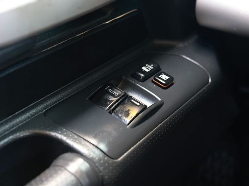 Used 2010 Toyota FJ Cruiser 4WD image 50
