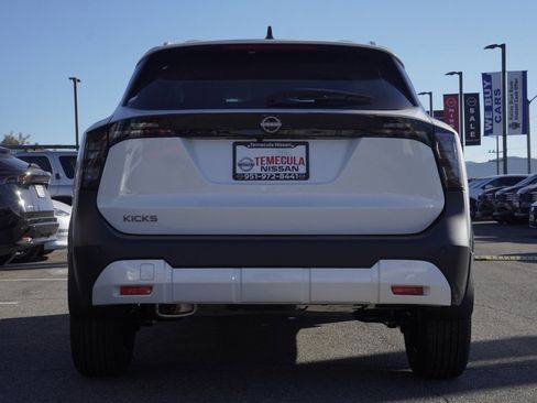 New 2026 Nissan Kicks SV image 5