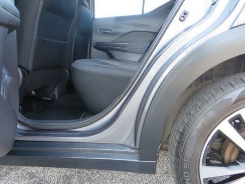 Used 2018 Nissan Kicks SV FWD image 23
