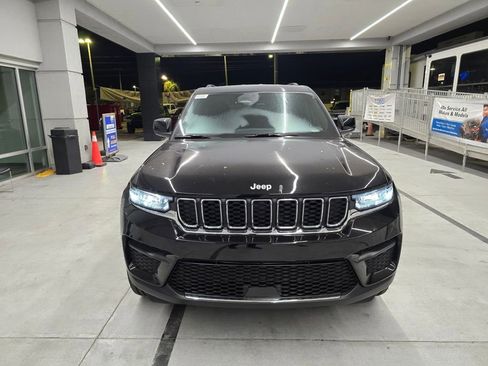 New 2025 Jeep Grand Cherokee Laredo w/ Luxury Tech Group I RWD image 8