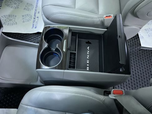 Used 2015 Toyota Sienna AWD image 25