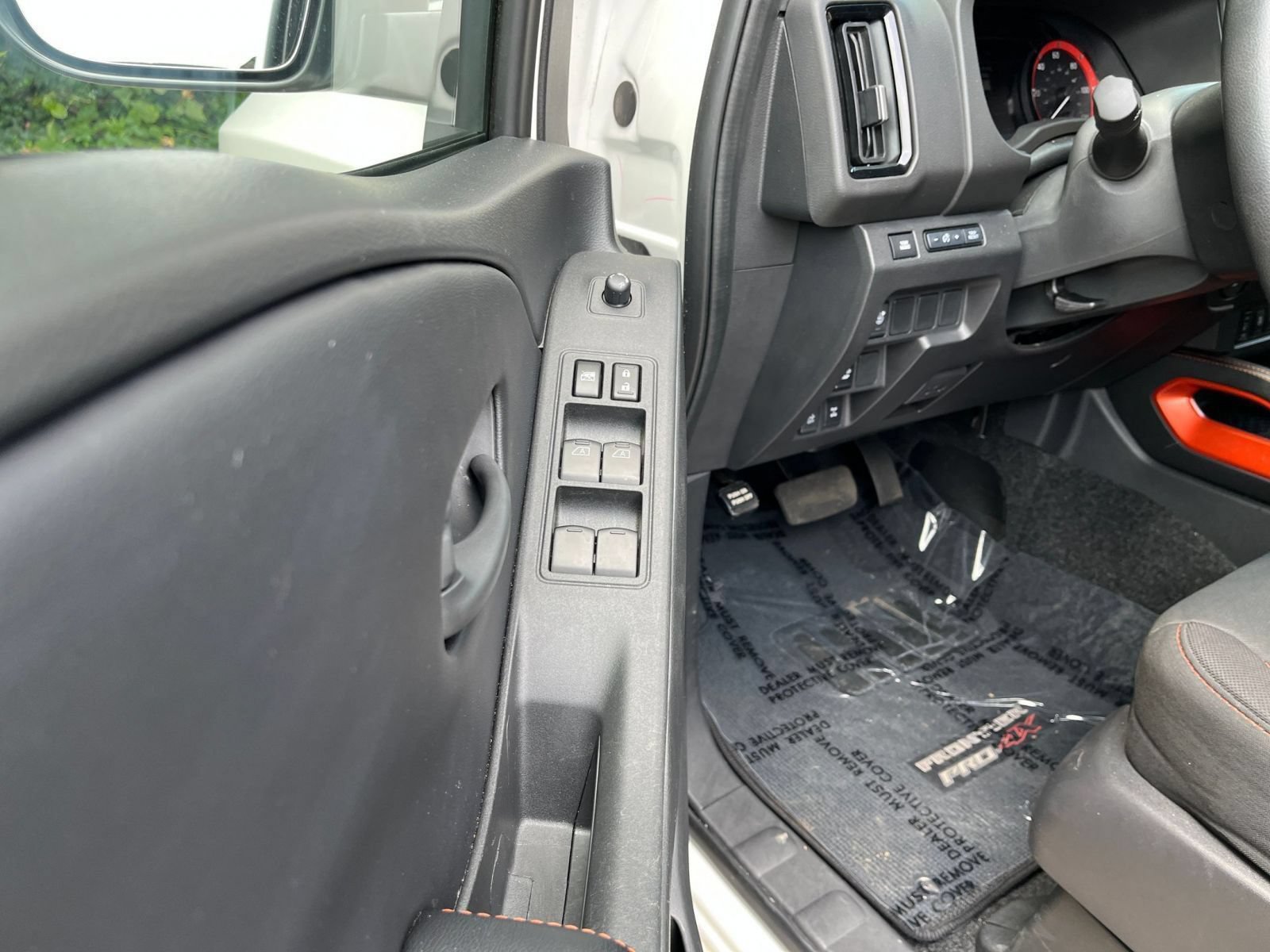 Used 2026 Nissan Frontier PRO-4X AWD/4WD image 21