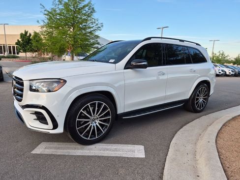 Used 2026 Mercedes-Benz GLS 580 4MATIC image 3