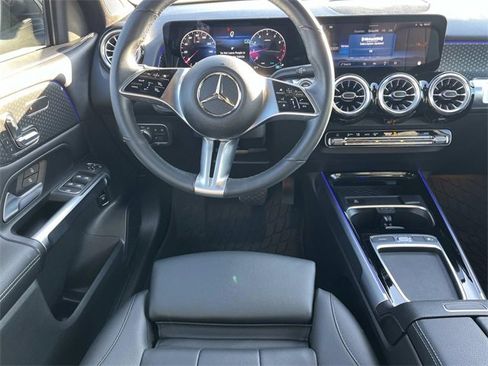Used 2024 Mercedes-Benz GLB 250 image 12