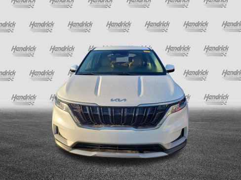 Used 2023 Kia Carnival LX FWD image 3