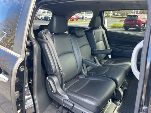 Used 2023 Honda Odyssey Touring image 18