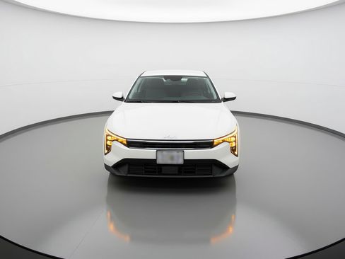 Used 2025 Kia K4 LXS image 2