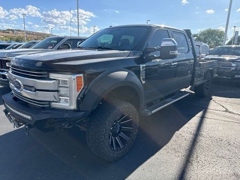 Used 2017 Ford F250 Lariat w/ Lariat Ultimate Package AWD/4WD image 2