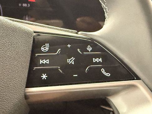 Used 2025 Audi Q5 Premium w/ Convenience Package image 20