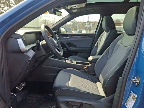 New 2026 Volkswagen Tiguan SE R-Line AWD/4WD image 9