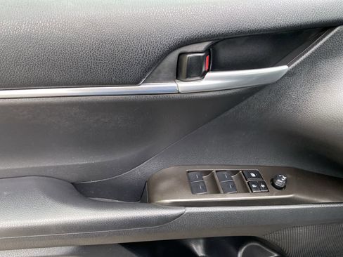 Used 2024 Toyota Camry SE FWD image 18