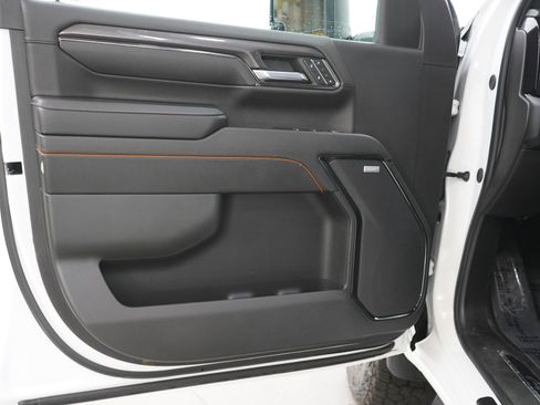 Used 2024 GMC Sierra 3500 AT4 w/ Technology Package AWD/4WD image 19