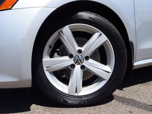 Used 2015 Volkswagen Passat 1.8T SE image 5