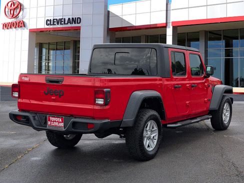Used 2023 Jeep Gladiator Sport AWD/4WD image 7