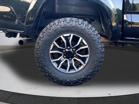 Used 2020 Toyota Tacoma TRD Sport AWD/4WD image 36